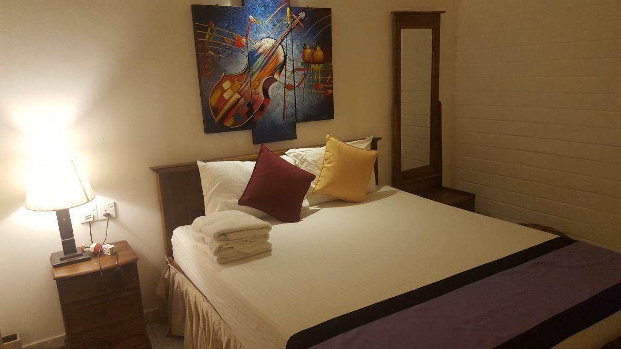 Mihilaka Holiday Homes Wadduwa Room photo